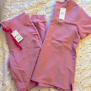 Figs Scrubs Chalk Pink *NEW w/tags Limited Edition